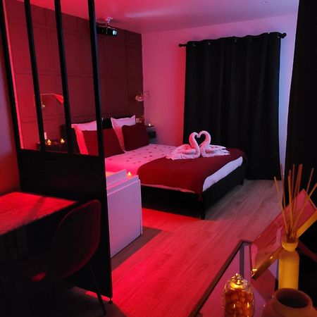 Nuit D'Evasion Love Room Avec Baignoire Balneotherapie ตูลง ภายนอก รูปภาพ