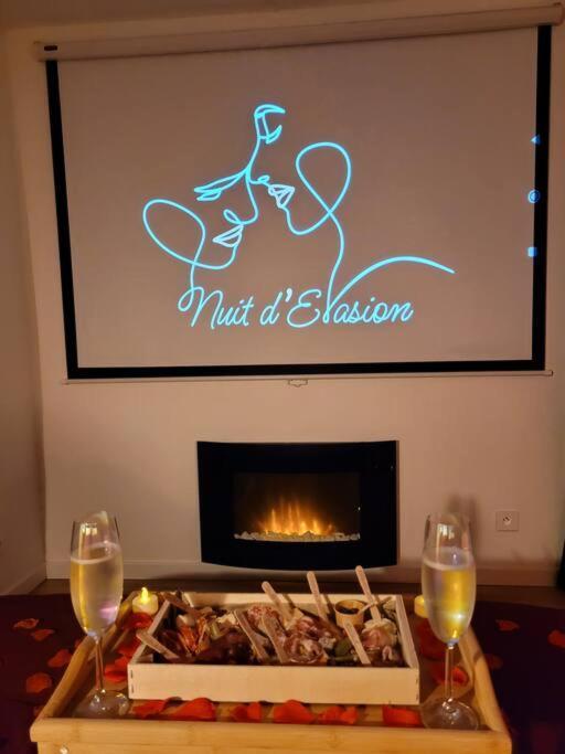 Nuit D'Evasion Love Room Avec Baignoire Balneotherapie ตูลง ภายนอก รูปภาพ