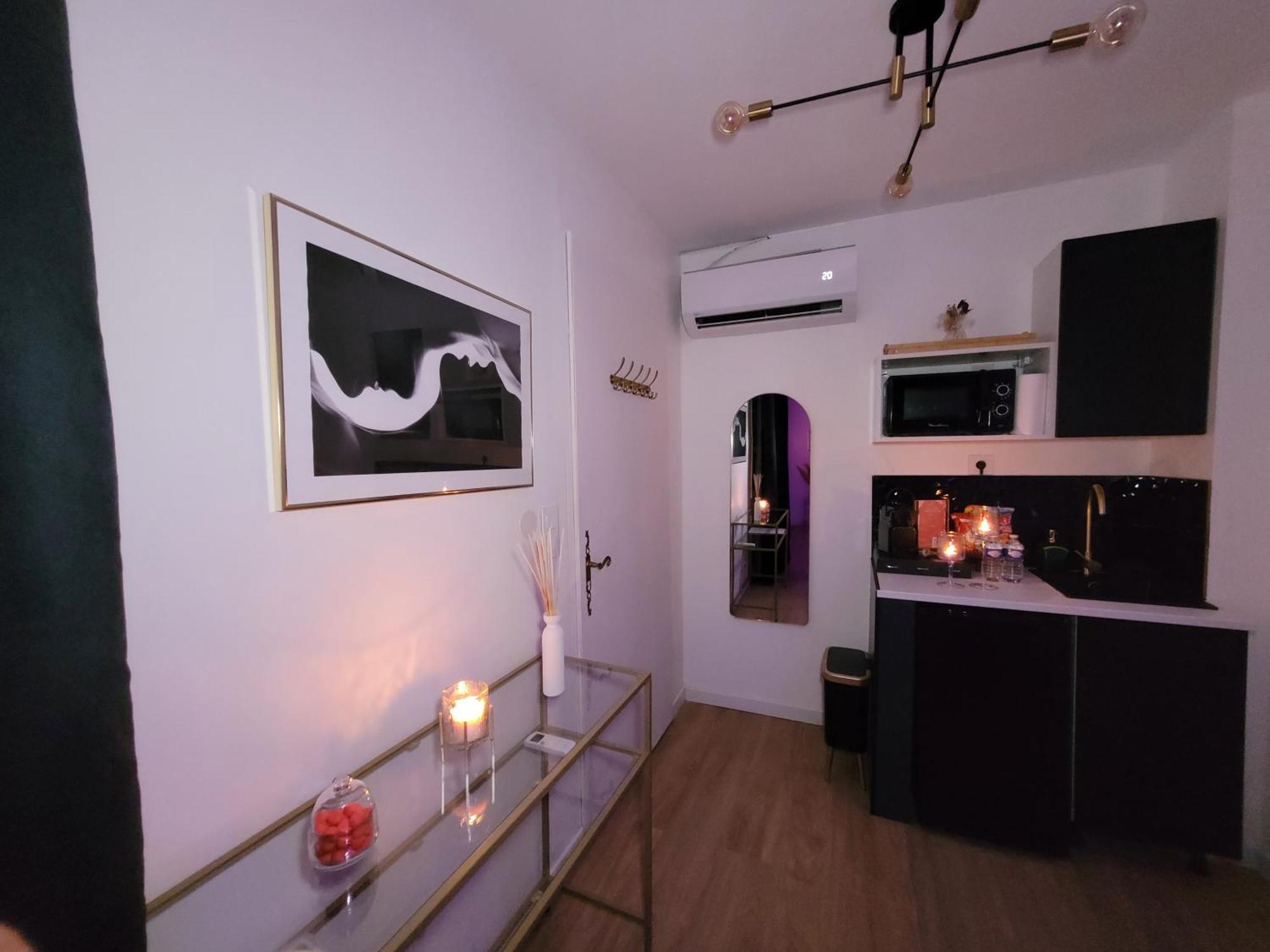 Nuit D'Evasion Love Room Avec Baignoire Balneotherapie ตูลง ภายนอก รูปภาพ