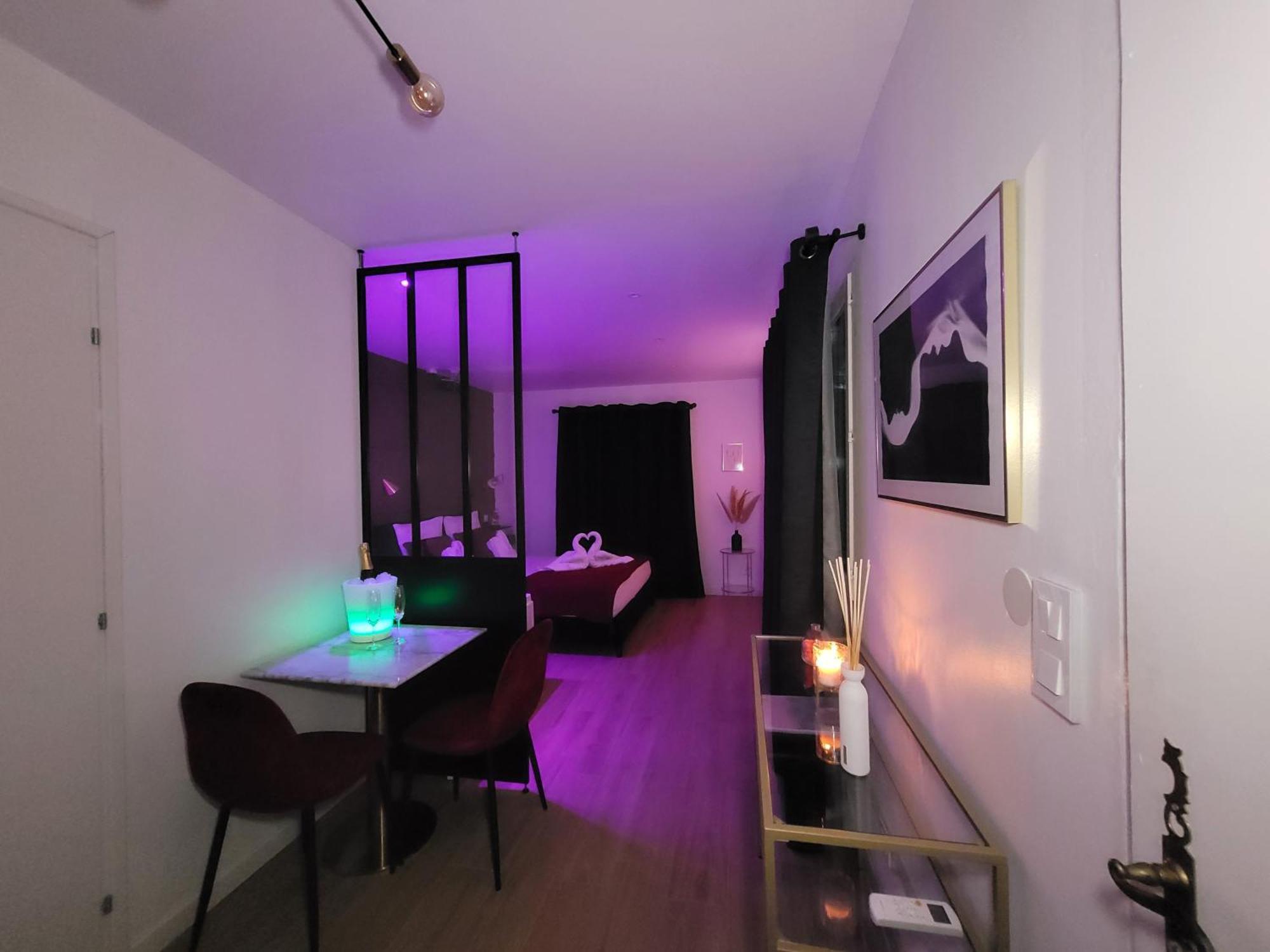 Nuit D'Evasion Love Room Avec Baignoire Balneotherapie ตูลง ภายนอก รูปภาพ